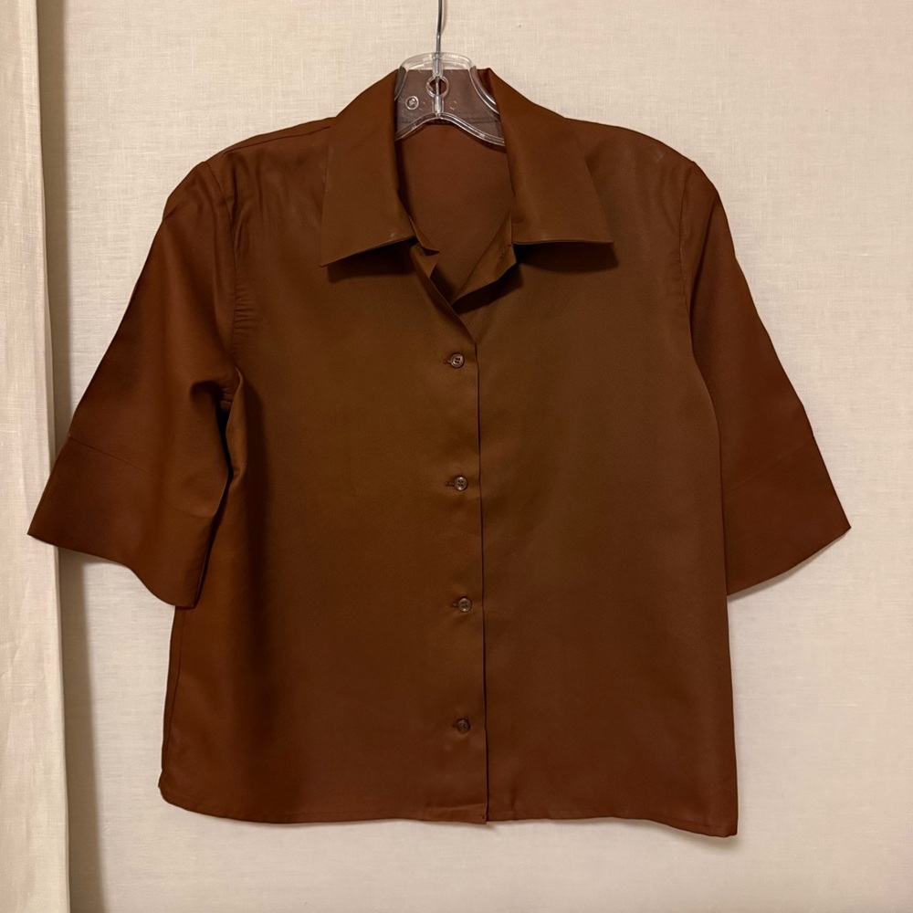 Brown Short Sleeve Button-Up Shirt (No brand same style with aritzia)